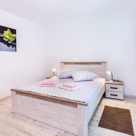 Apartmán Irina - A2 Ground Floor - Mpolo *